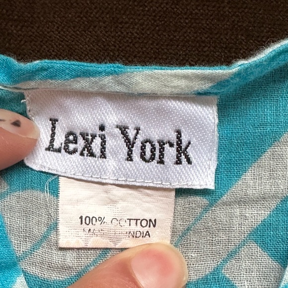 Lexi York Light Blue With White Chains Print Sheer Summer V Neck Top Sz S - Picture 7 of 11